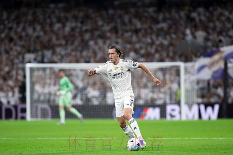 马卡:阿诺德、A费重塑皇马的边路 提升进攻体系 马卡:阿诺德、A费重塑皇马的边路 提升进攻体系